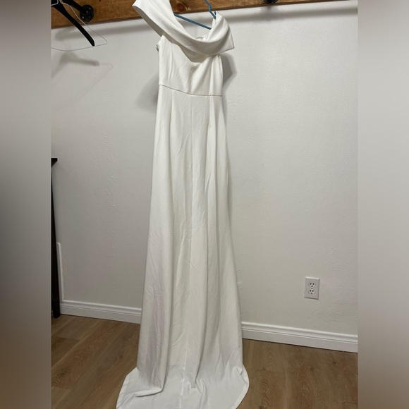 Exceptional Romance White Off-the-Shoulder Mermaid Maxi Dress Medium - Picture 12 of 13